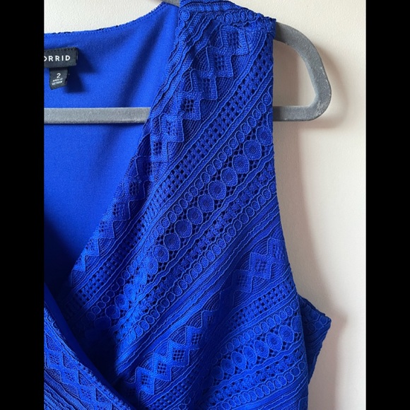 TORRID ELECTRIC BLUE GEO LACE HANDKERCHIEF MIDI DRESS size 2 - Picture 11 of 13
